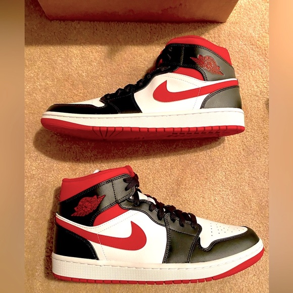 NEW Nike Air Jordan 1 Mid Gym Red Panda - Size 10.5 US - Picture 4 of 8